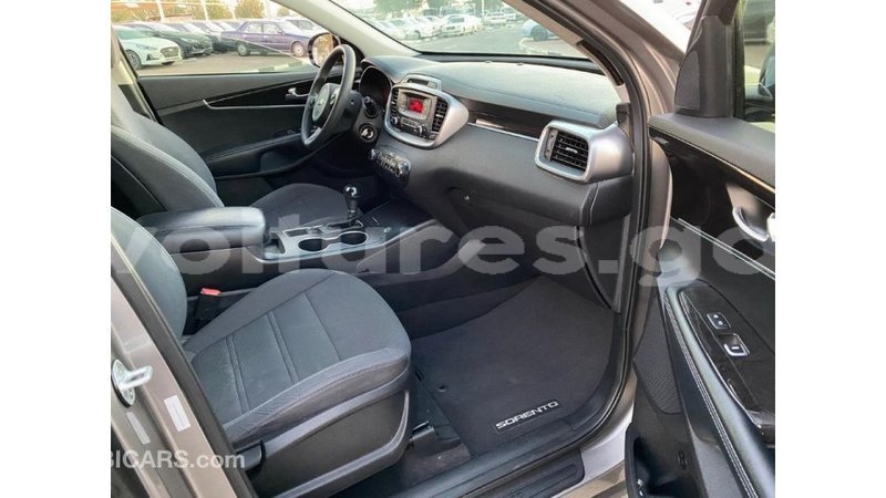 Big with watermark kia sorento estuaire import dubai 6033