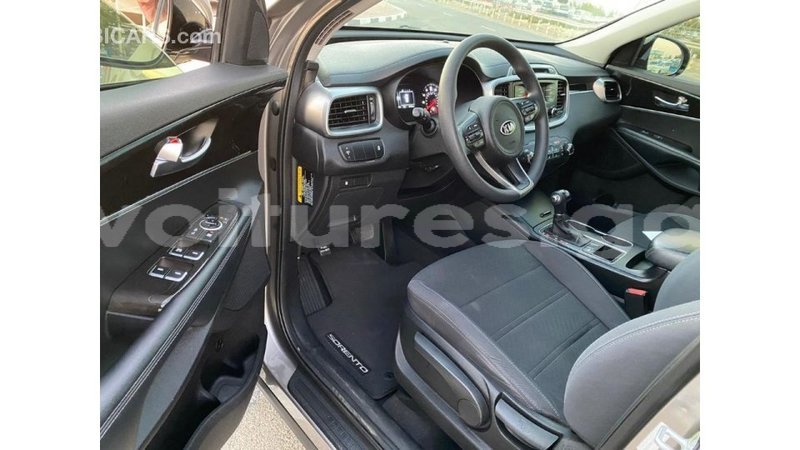 Big with watermark kia sorento estuaire import dubai 6033