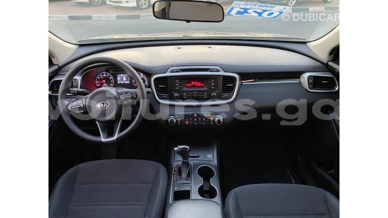 Big with watermark kia sorento estuaire import dubai 6033