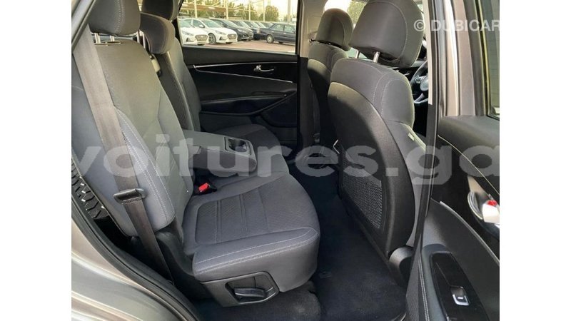 Big with watermark kia sorento estuaire import dubai 6033