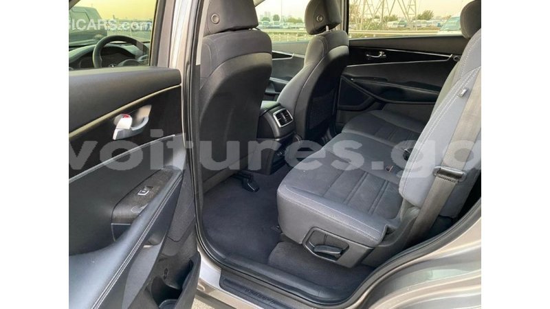 Big with watermark kia sorento estuaire import dubai 6033