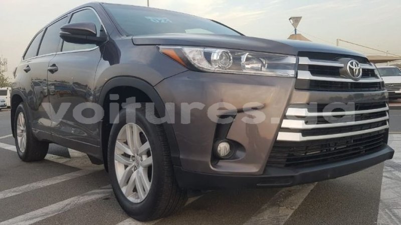 Big with watermark toyota highlander estuaire import dubai 6034