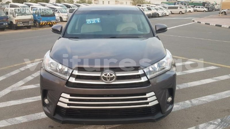 Big with watermark toyota highlander estuaire import dubai 6034