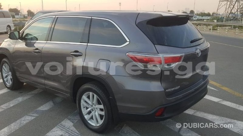 Big with watermark toyota highlander estuaire import dubai 6034