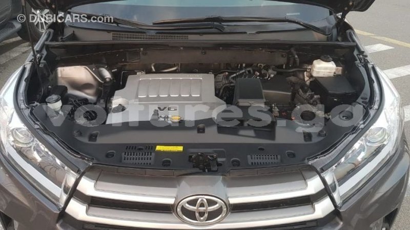 Big with watermark toyota highlander estuaire import dubai 6034