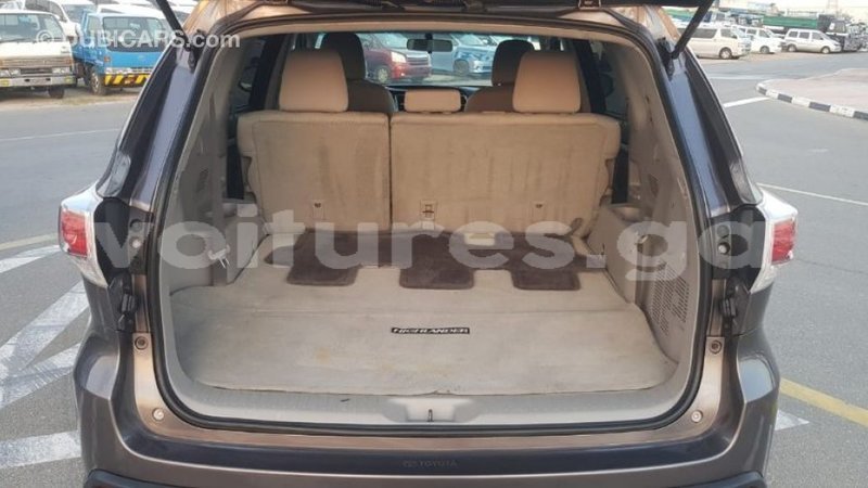 Big with watermark toyota highlander estuaire import dubai 6034