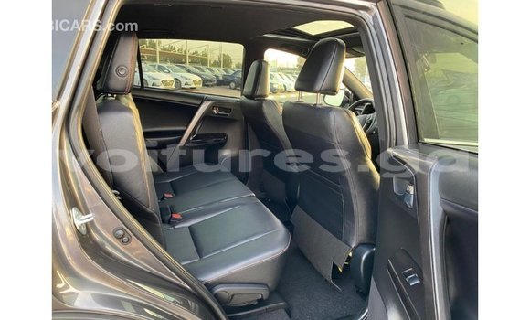 Acheter Import Utilitaire Toyota HiAce Autre à Import - Dubai, Estuaire Acheter Import Utilitaire Toyota HiAce Autre à Import - Dubai, Estuaire