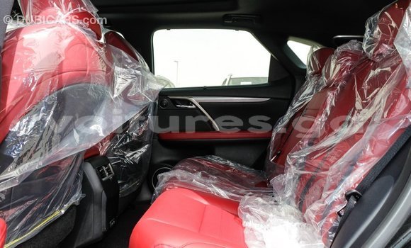 Acheter Import Voiture Lexus RX 300 Blanc à Import - Dubai, Estuaire Acheter Import Voiture Lexus RX 300 Blanc à Import - Dubai, Estuaire