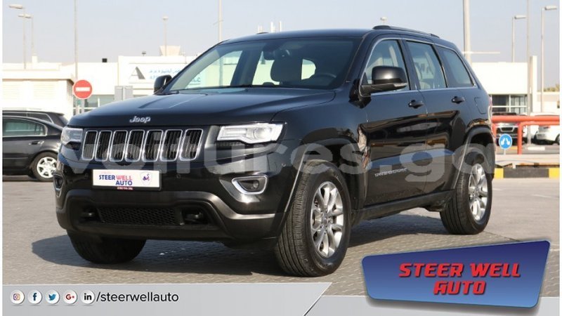 Big with watermark jeep grand cherokee estuaire import dubai 6042