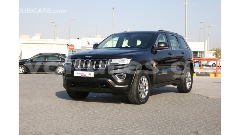 Big with watermark jeep grand cherokee estuaire import dubai 6042