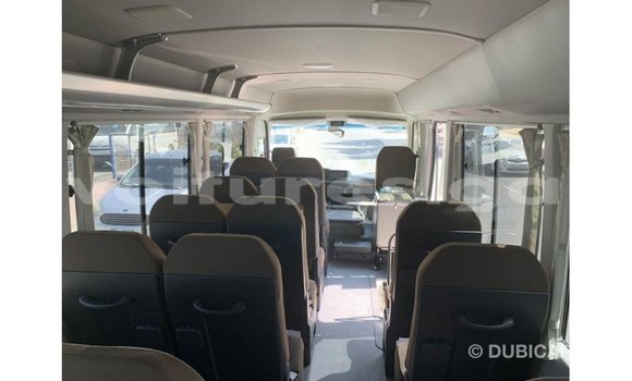 Acheter Import Voiture Toyota Coaster Blanc à Import - Dubai, Estuaire Acheter Import Voiture Toyota Coaster Blanc à Import - Dubai, Estuaire