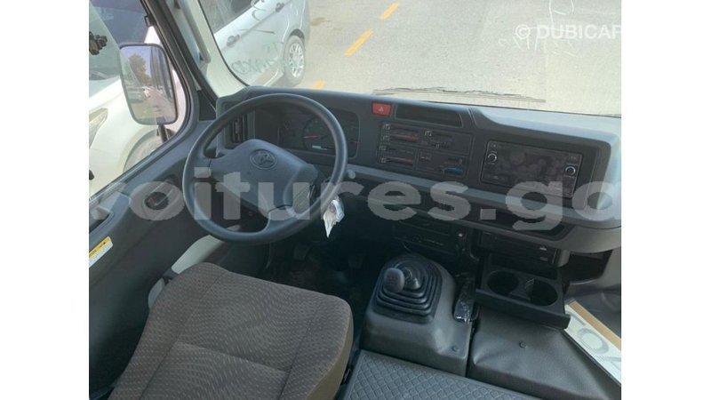 Big with watermark toyota coaster estuary import dubai 6044