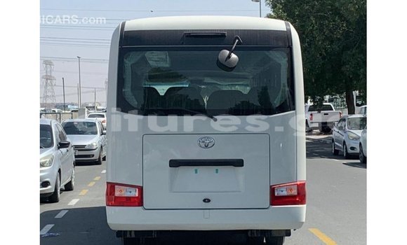 Acheter Import Voiture Toyota Coaster Blanc à Import - Dubai, Estuaire Acheter Import Voiture Toyota Coaster Blanc à Import - Dubai, Estuaire