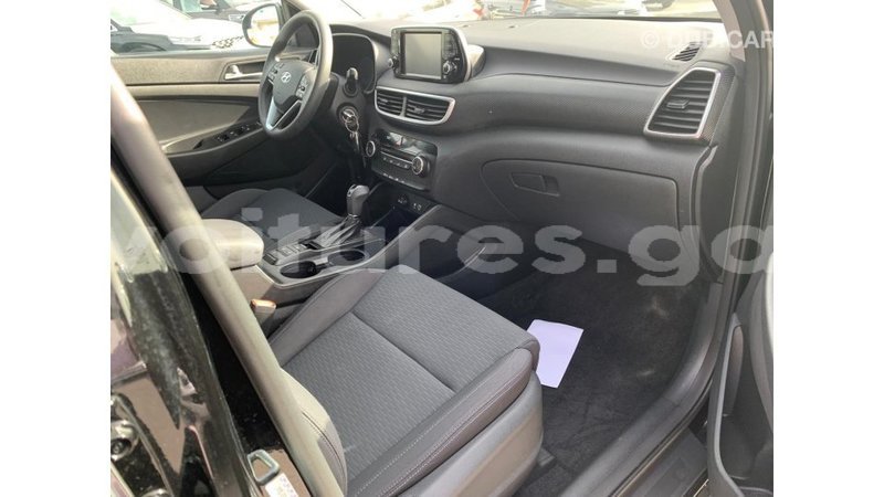 Big with watermark hyundai tucson estuaire import dubai 6046