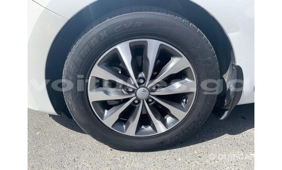 Acheter Import Voiture Kia Carnival Blanc à Import - Dubai, Estuaire Acheter Import Voiture Kia Carnival Blanc à Import - Dubai, Estuaire