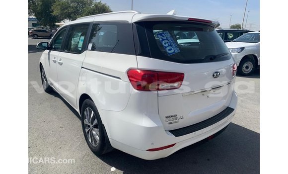 Acheter Import Voiture Kia Carnival Blanc à Import - Dubai, Estuaire Acheter Import Voiture Kia Carnival Blanc à Import - Dubai, Estuaire