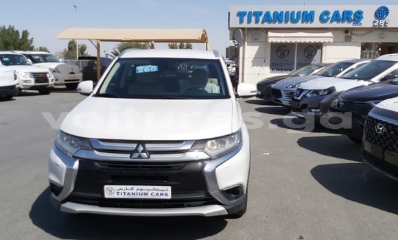 Acheter Import Voiture Mitsubishi Outlander Blanc à Import - Dubai, Estuaire Acheter Import Voiture Mitsubishi Outlander Blanc à Import - Dubai, Estuaire