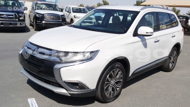 Big with watermark mitsubishi outlander estuaire import dubai 6048