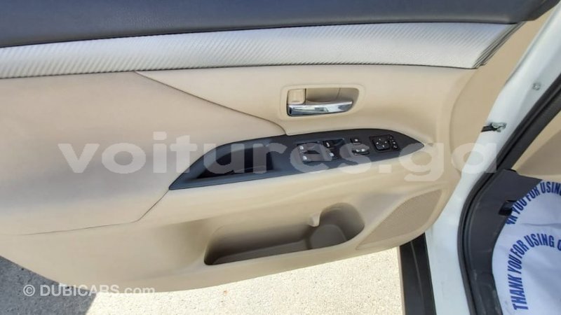 Big with watermark mitsubishi outlander estuaire import dubai 6048