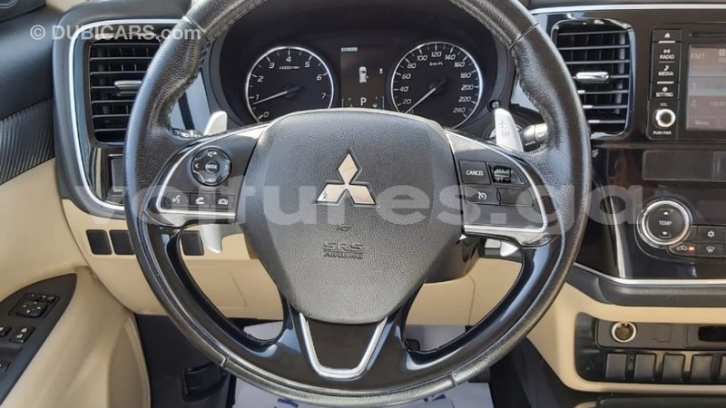 Big with watermark mitsubishi outlander estuaire import dubai 6048