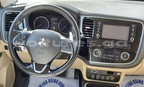 Acheter Import Voiture Mitsubishi Outlander Blanc à Import - Dubai, Estuaire Acheter Import Voiture Mitsubishi Outlander Blanc à Import - Dubai, Estuaire