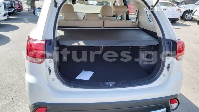 Big with watermark mitsubishi outlander estuaire import dubai 6048