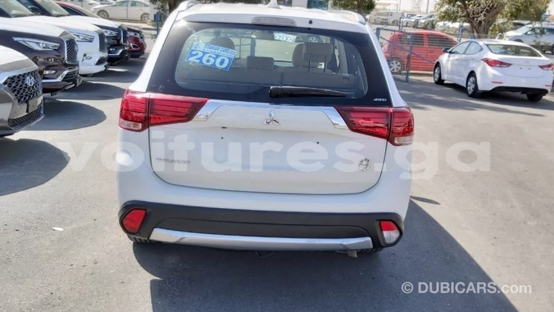 Big with watermark mitsubishi outlander estuaire import dubai 6048