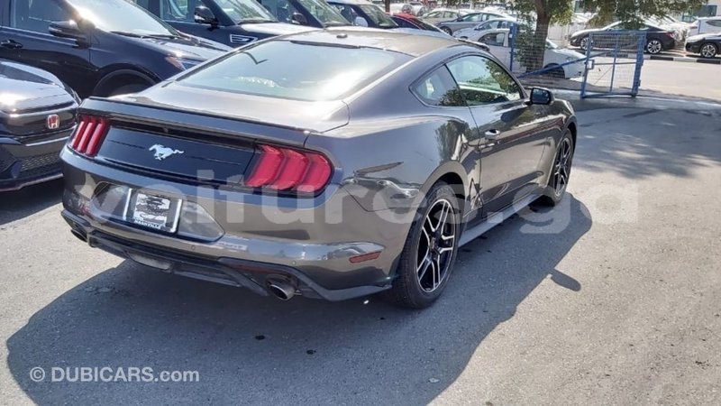 Big with watermark ford mustang estuaire import dubai 6049