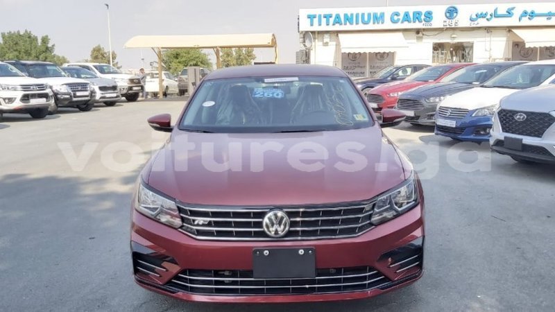 Big with watermark volkswagen passat estuaire import dubai 6052