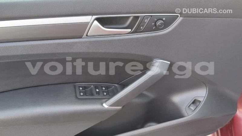 Big with watermark volkswagen passat estuaire import dubai 6052