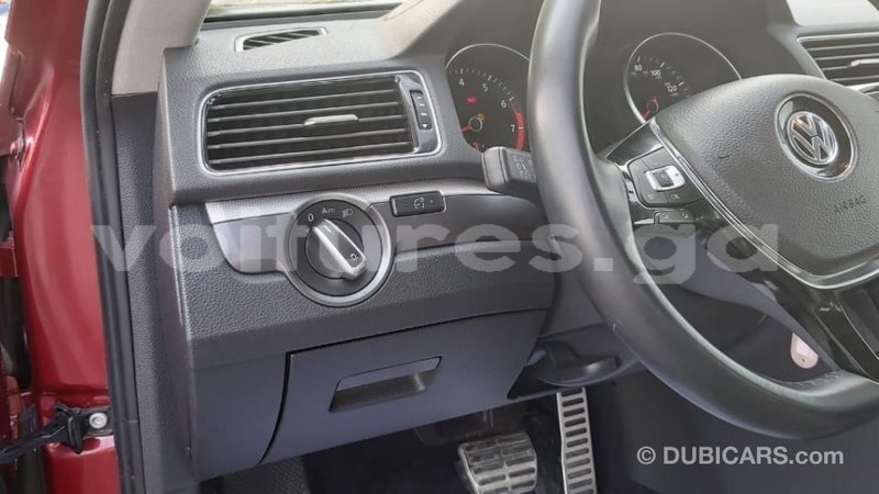 Big with watermark volkswagen passat estuaire import dubai 6052