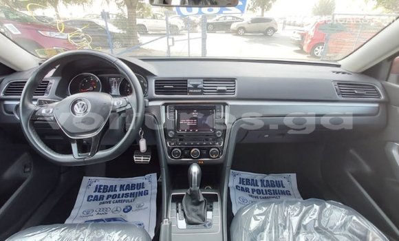 Acheter Import Voiture Volkswagen Passat Rouge à Import - Dubai, Estuaire Acheter Import Voiture Volkswagen Passat Rouge à Import - Dubai, Estuaire