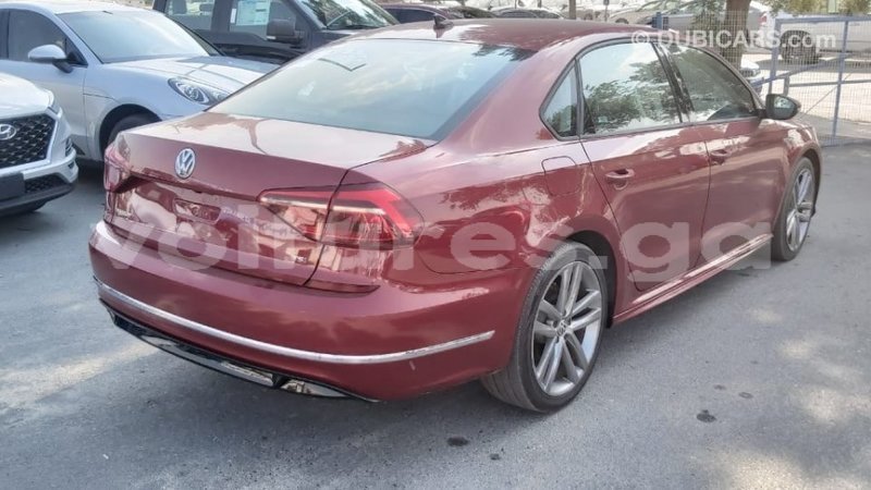 Big with watermark volkswagen passat estuaire import dubai 6052