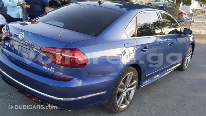 Big with watermark volkswagen passat estuaire import dubai 6053