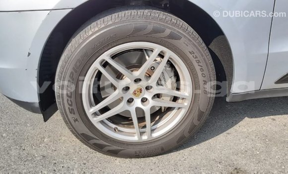 Acheter Import Voiture Porsche Macan Autre à Import - Dubai, Estuaire Acheter Import Voiture Porsche Macan Autre à Import - Dubai, Estuaire