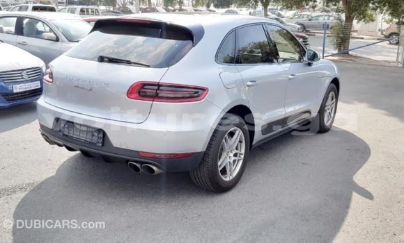 Acheter Import Voiture Porsche Macan Autre à Import - Dubai, Estuaire Acheter Import Voiture Porsche Macan Autre à Import - Dubai, Estuaire
