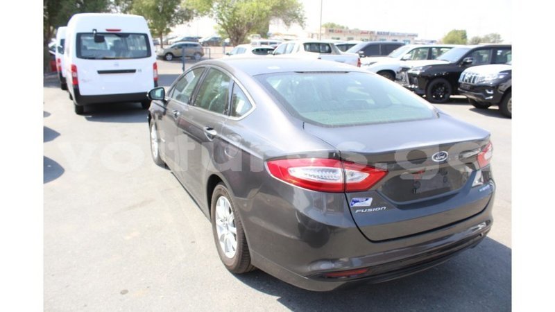 Big with watermark ford fusion estuaire import dubai 6056