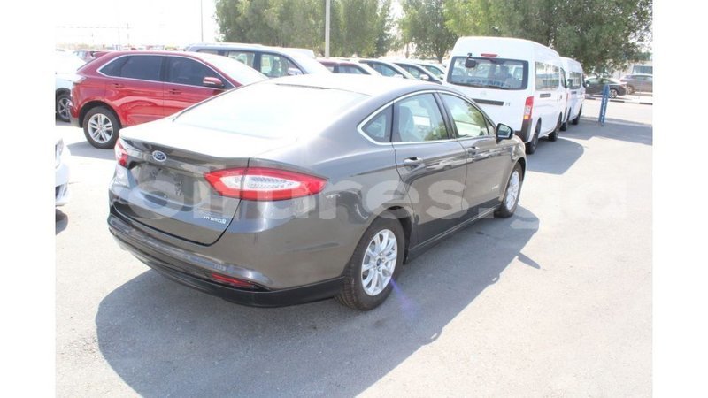 Big with watermark ford fusion estuaire import dubai 6056