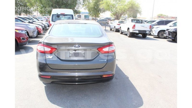 Big with watermark ford fusion estuaire import dubai 6056