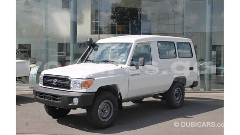 Big with watermark toyota land cruiser estuaire import dubai 6061