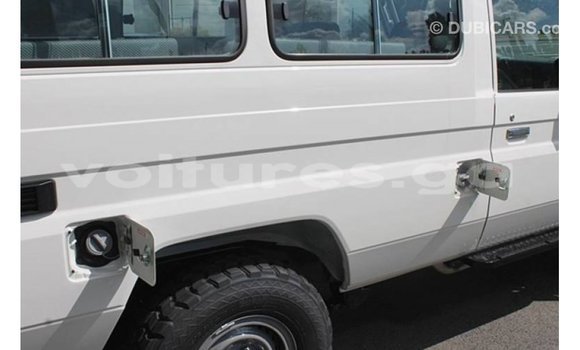 Buy Import Toyota Land Cruiser White Car in Import - Dubai in Estuary Buy Import Toyota Land Cruiser White Car in Import - Dubai in Estuary