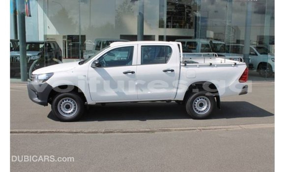 Acheter Import Voiture Toyota Hilux Blanc à Import - Dubai, Estuaire Acheter Import Voiture Toyota Hilux Blanc à Import - Dubai, Estuaire