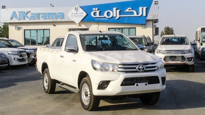 Big with watermark toyota hilux estuaire import dubai 6067