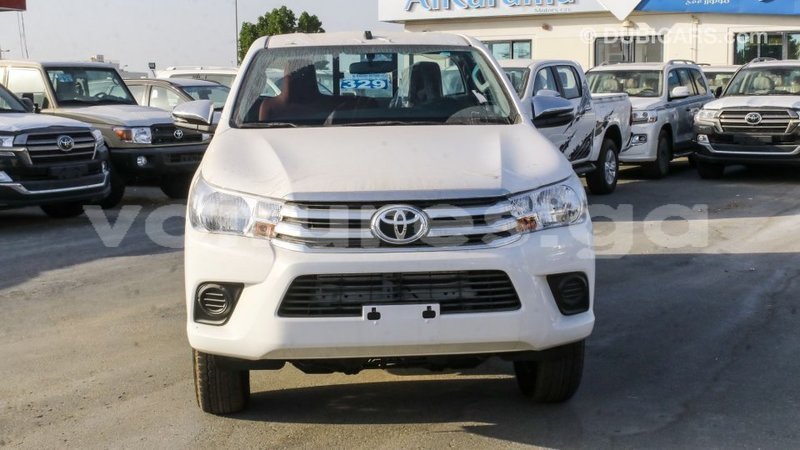 Big with watermark toyota hilux estuaire import dubai 6067