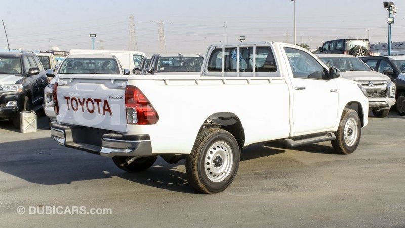 Big with watermark toyota hilux estuaire import dubai 6067