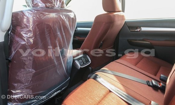 Acheter Import Voiture Toyota Hilux Blanc à Import - Dubai, Estuaire Acheter Import Voiture Toyota Hilux Blanc à Import - Dubai, Estuaire