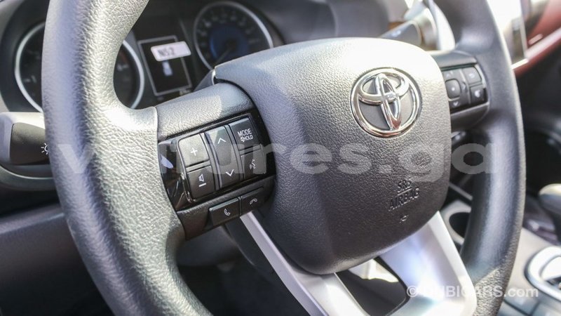 Big with watermark toyota hilux estuaire import dubai 6069