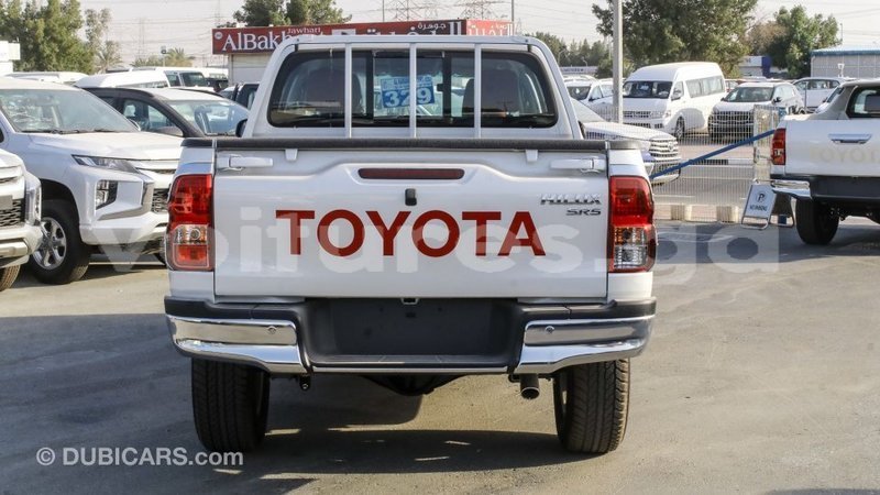 Big with watermark toyota hilux estuaire import dubai 6069