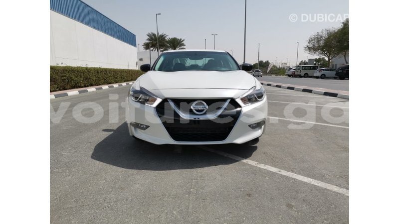 Big with watermark nissan maxima estuary import dubai 6070