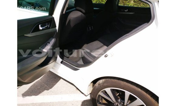 Buy Import Nissan Maxima White Car in Import - Dubai in Estuary Buy Import Nissan Maxima White Car in Import - Dubai in Estuary
